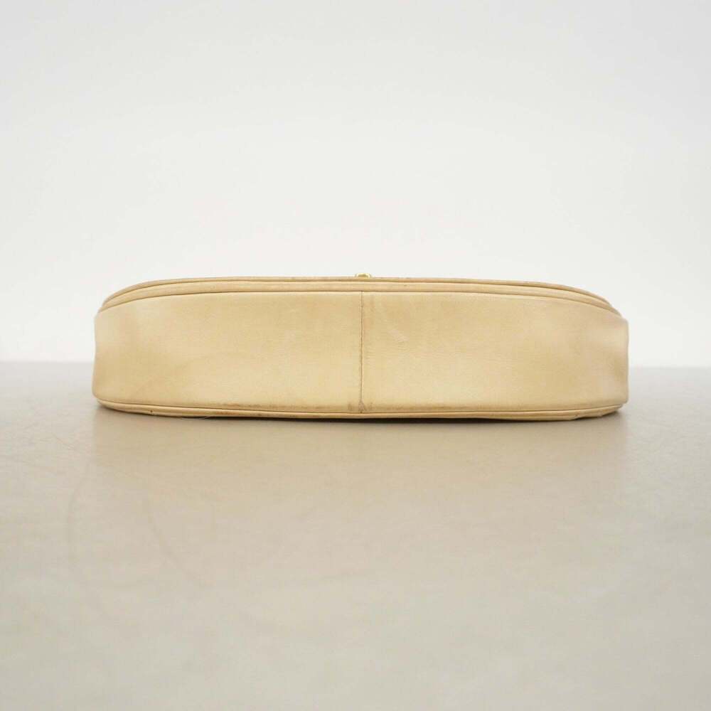 CHANEL Cream Lambskin Leather Shoulder Bag - Picture 3 of 10